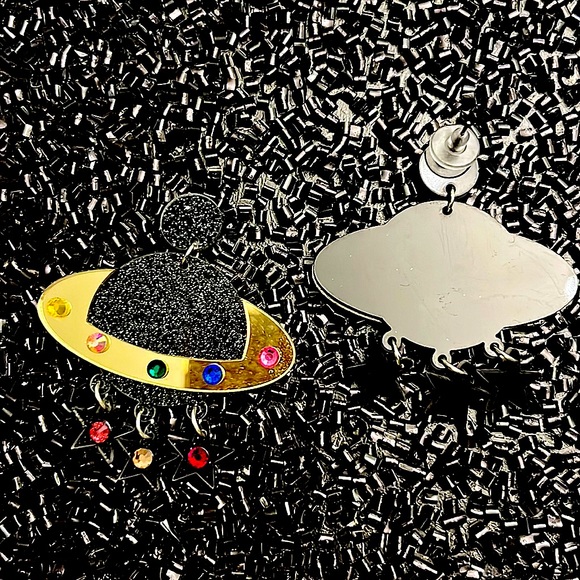 Planet Earrings - Picture 10 of 10